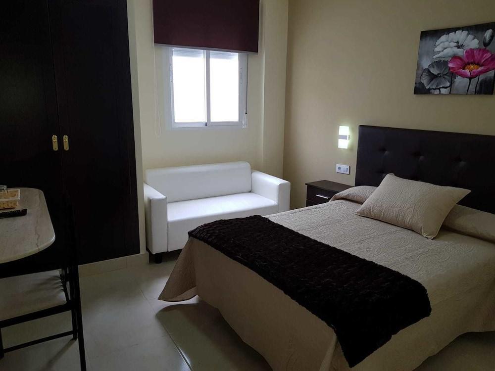 Hostal Malaga Аркос де ла Фронтера Екстериор снимка