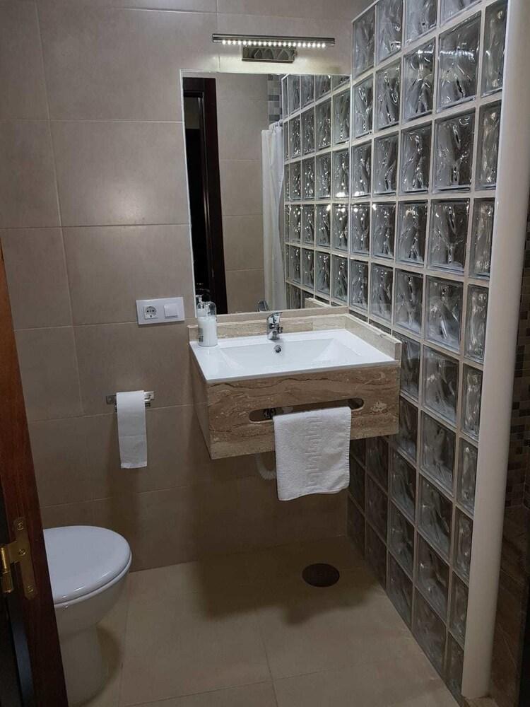 Hostal Malaga Аркос де ла Фронтера Екстериор снимка