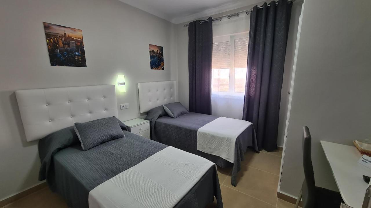 Hostal Malaga Аркос де ла Фронтера Екстериор снимка