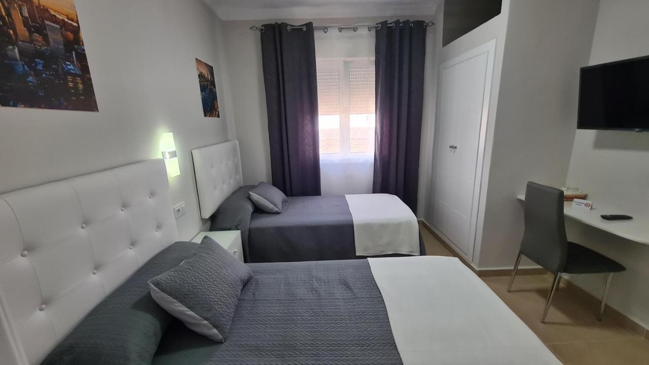Hostal Malaga Аркос де ла Фронтера Екстериор снимка